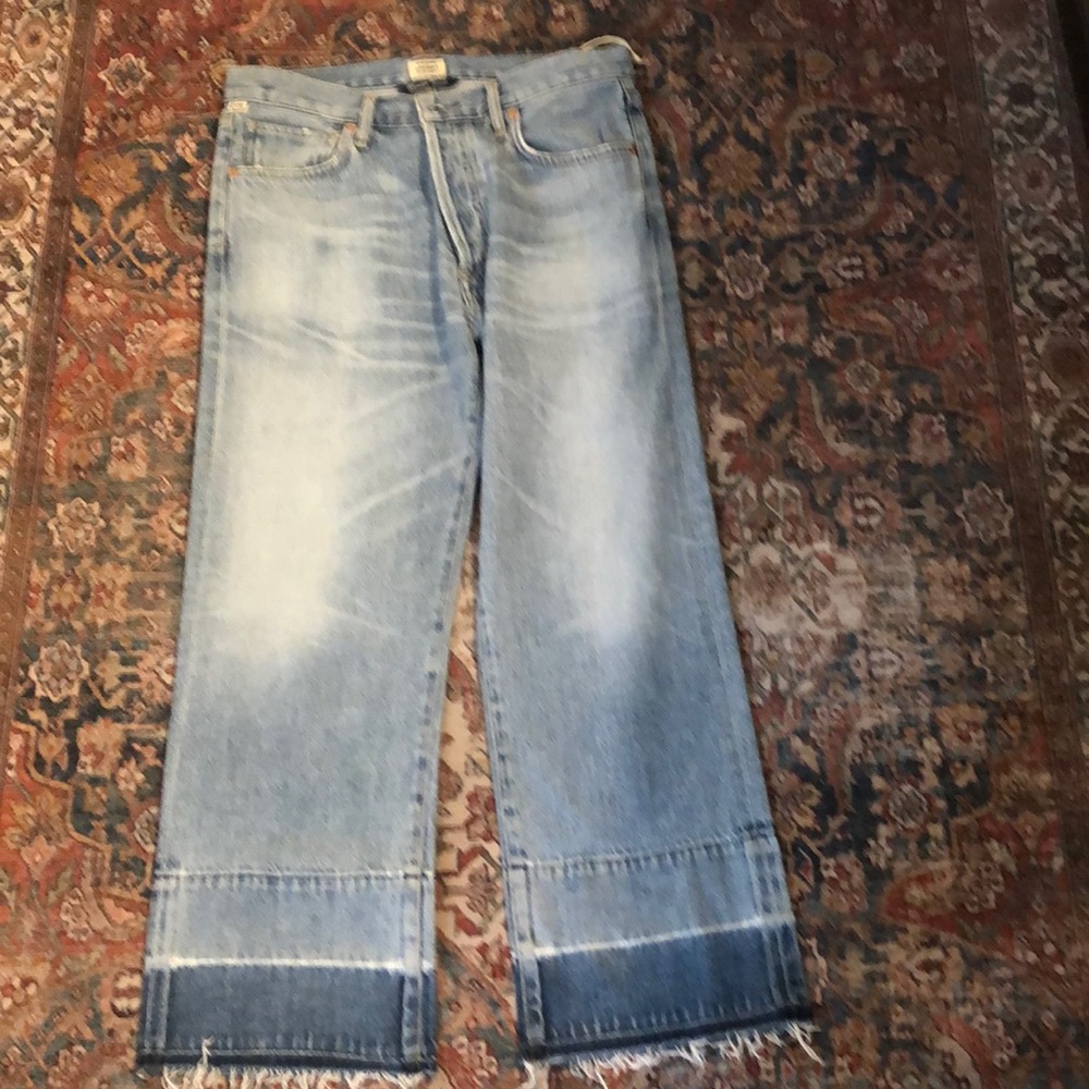 Citizens of Humanity Cora crop relaxed undone hem jeans. Button fly. Size 27 NEW